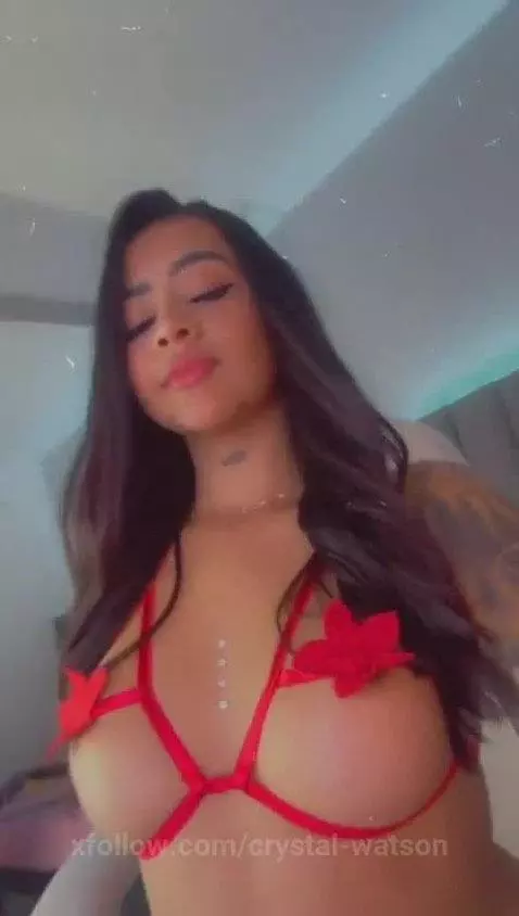 I loveeee the red color on my body 🍑🍑❤ by crystal-watson