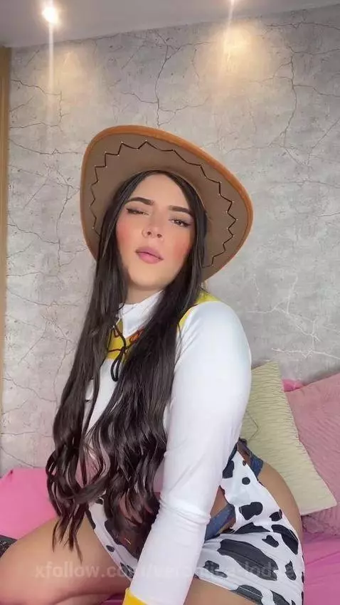 Can you imagine a cowgirl on top of your cock?👒 by veroniica-lodgee