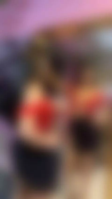 WELCOME  GUYS, PLAY WHIT ME by megan-diamond