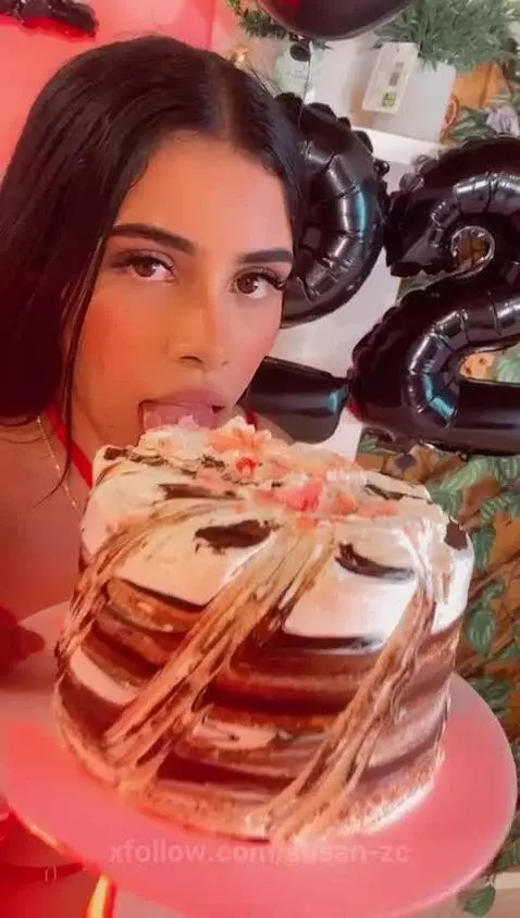 I'm waiting for you to celebrate my birthday🎉🎉🥵 by susan-zc