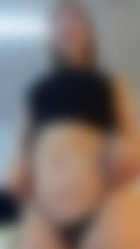 I want your load shooting straight down my throat...💦🍆 by mollycruz