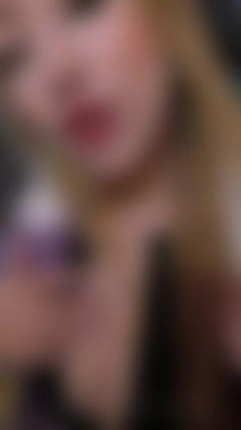 My tongue is very restless👅👅👅 by mollycruz