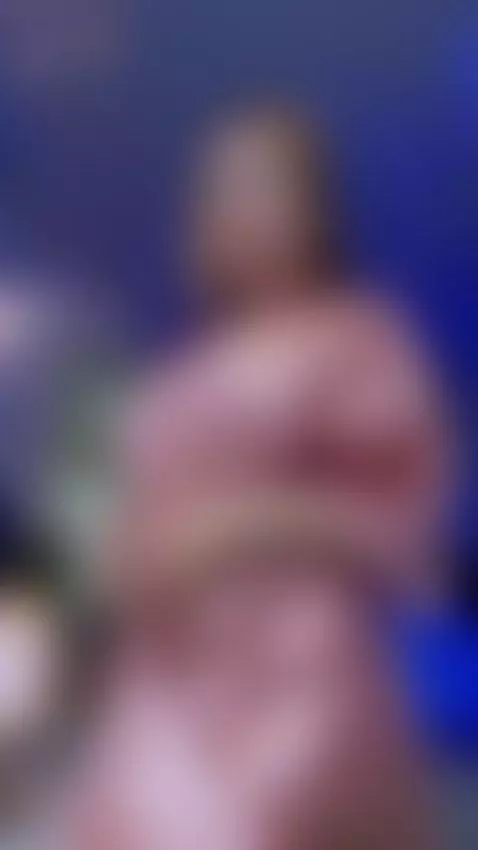 Hands on my curves. Now. 😏 by mollycruz