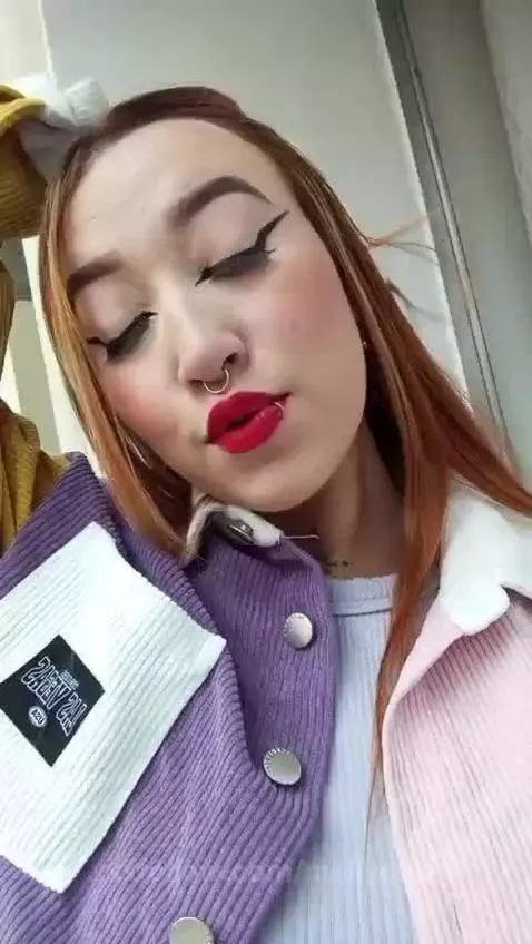 Start the week by seeing what I can do for you...🍑😈 by mollycruz