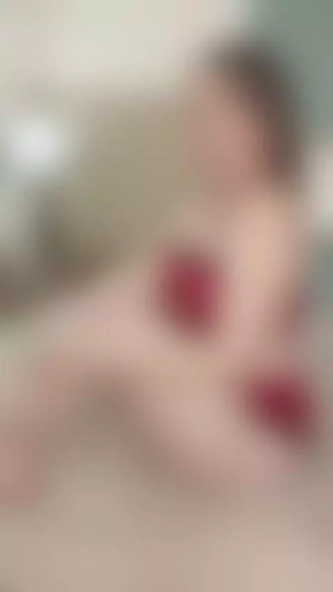 I'm looking for a new slave who can worship my ass. 🔥🍑 by ladyrose110