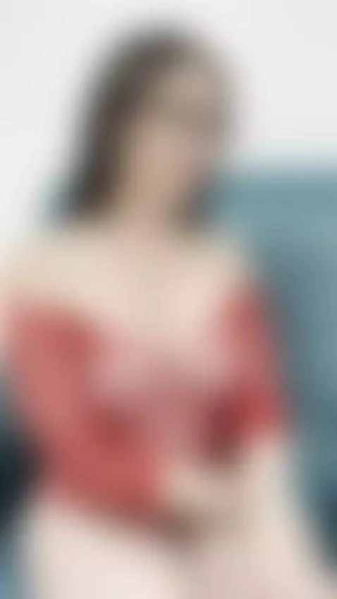 I am looking for a new slave who can worship my tits. 😈🔥🍒 by ladyrose110