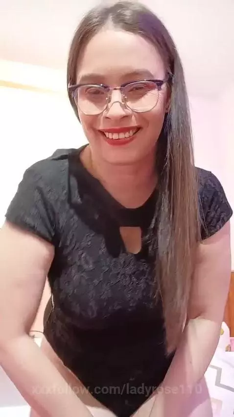 Wanna see what's under my bikini? look at my pinned post 😈💖 by ladyrose110