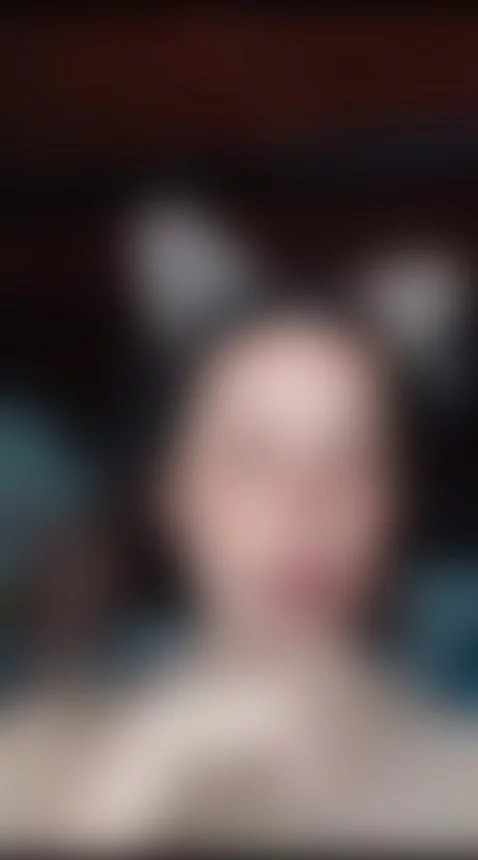 This kitten wants milk by kikyo09