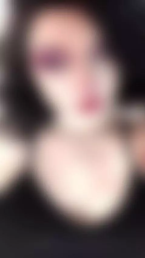 https://www.camsoda.com/adeelinee by adeelinee