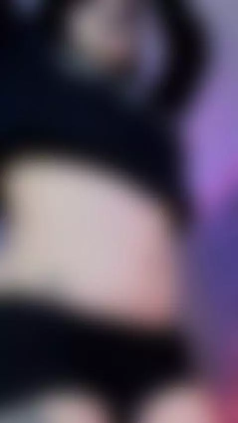 https://www.camsoda.com/adeelinee by adeelinee