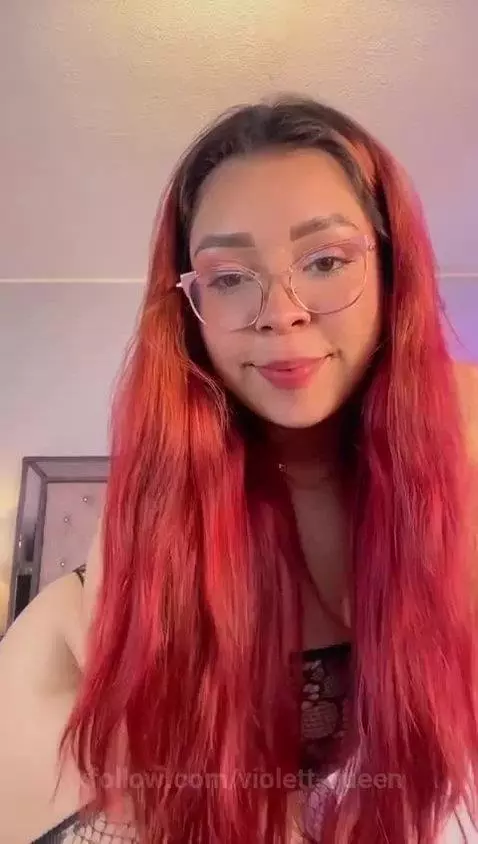sexy redhead  🥵
https://www.camsoda.com/violett-queen by violett-queen