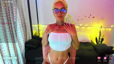 come give me a kiss my love by nia-bloom