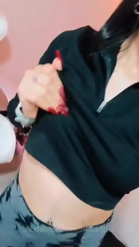 Sing, baialr and touch me by bella-thix