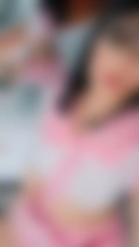 A very naughty teen looking to be instructed. by bella-thix