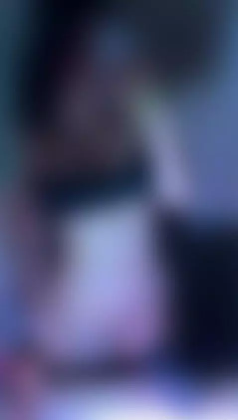 Hot shower 🔥 by innanaa