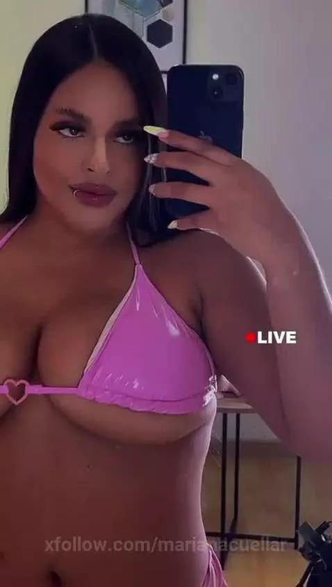 Busty colombian wanna see ur dick by marianacuellar