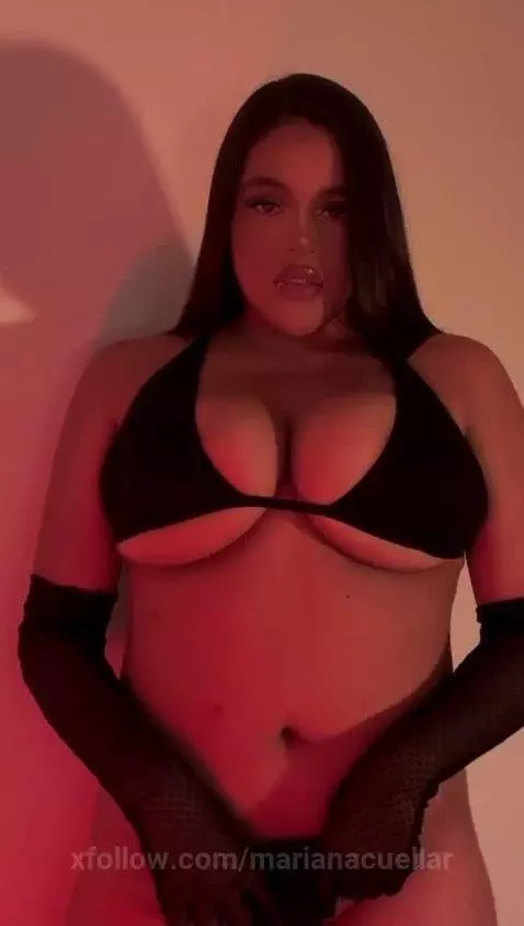 I promise you to make you feel🖤🖤 by marianacuellar