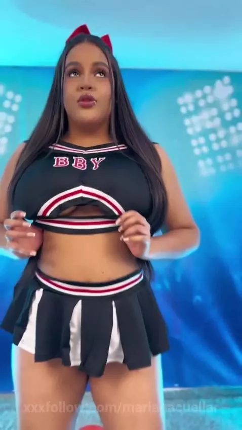 😈🔥DO YOU THINK YOU ARE CAPABLE WITH MY HUGE MELONS??🔥😈FOLLOW... by marianacuellar