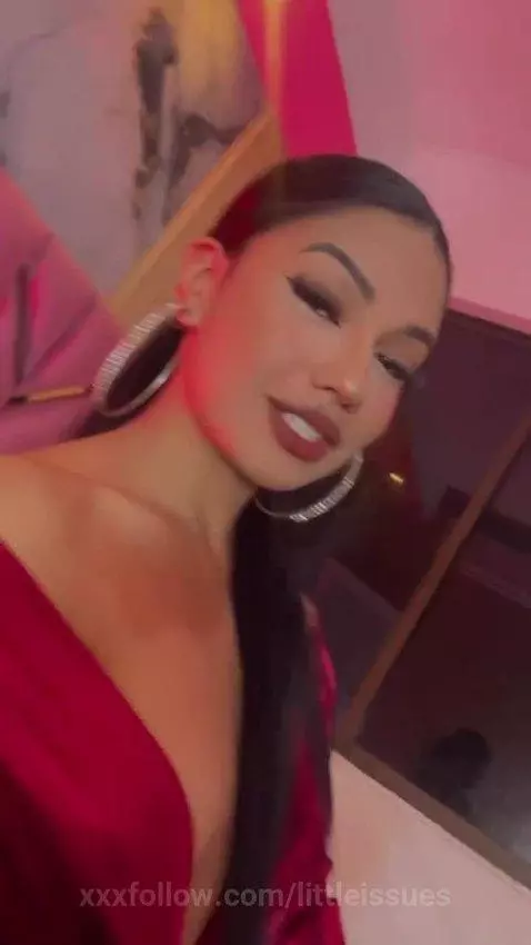 Glamour, sensuality and beauty you won't be able to resist.😉... by littleissues