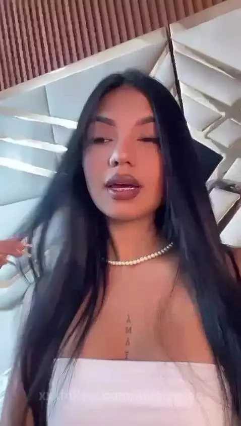 This cute little face is in need of your milk. 🙈🤤 by littleissues