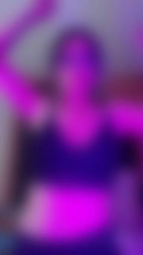 Do u like my sexy moves? 😈 by thewildyouth