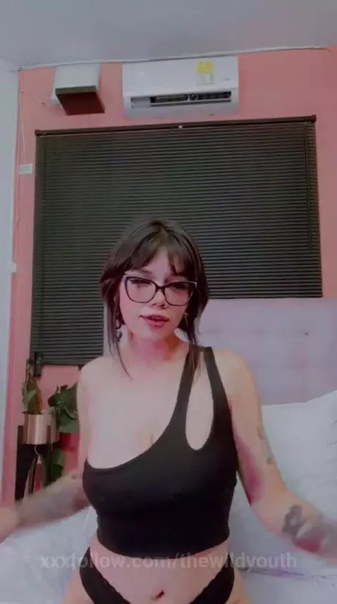 Lets get naughty in my room baby 😏🥵 by thewildyouth