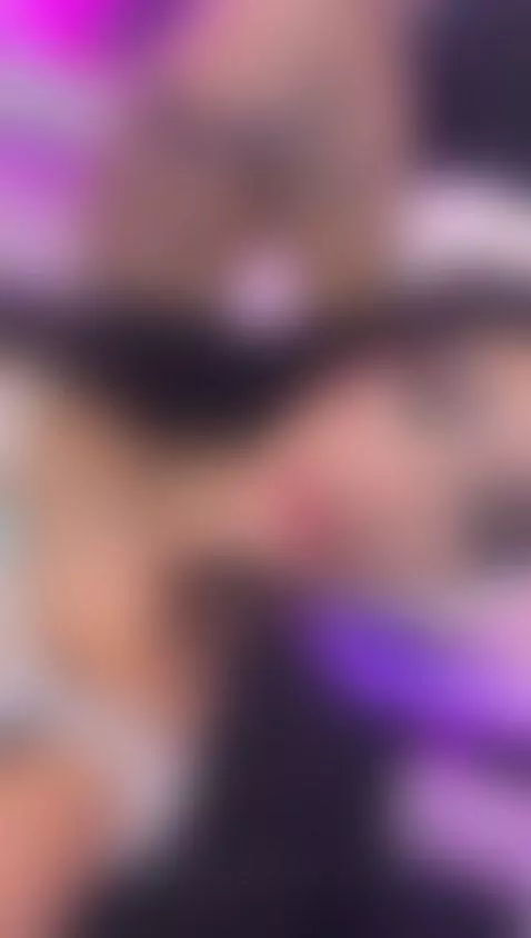 Can you guess what im thinking?? 😈 by kali-hill