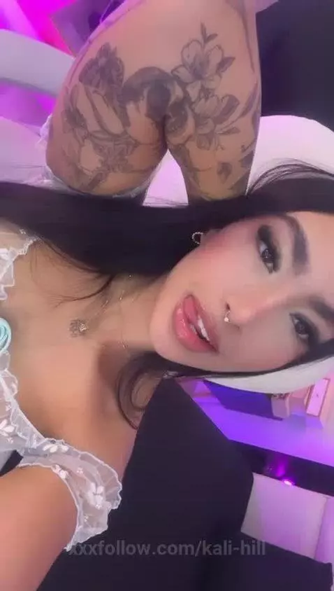 Can you guess what im thinking?? 😈 by kali-hill