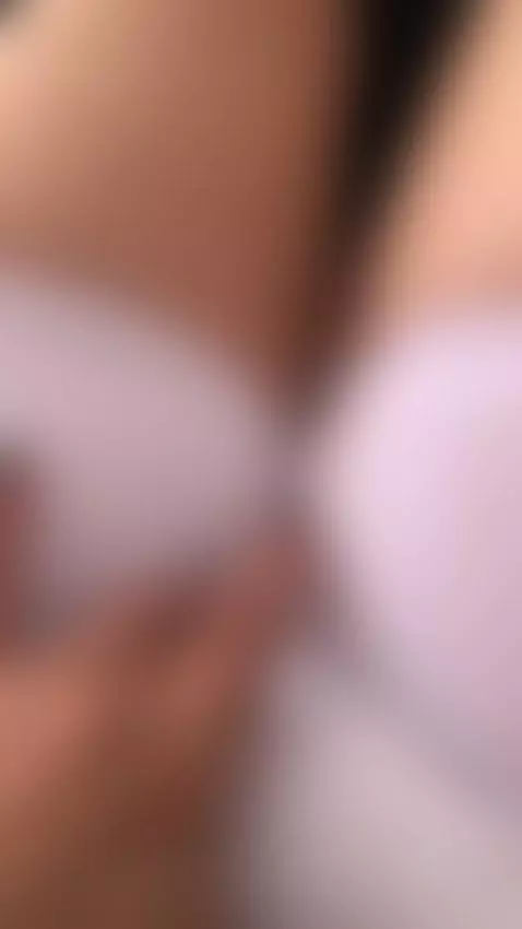 Hello🥵 by annadiazz