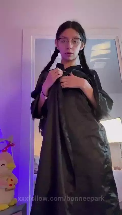 A striptease to start the day, do you want to see more? I'll... by bonneepark