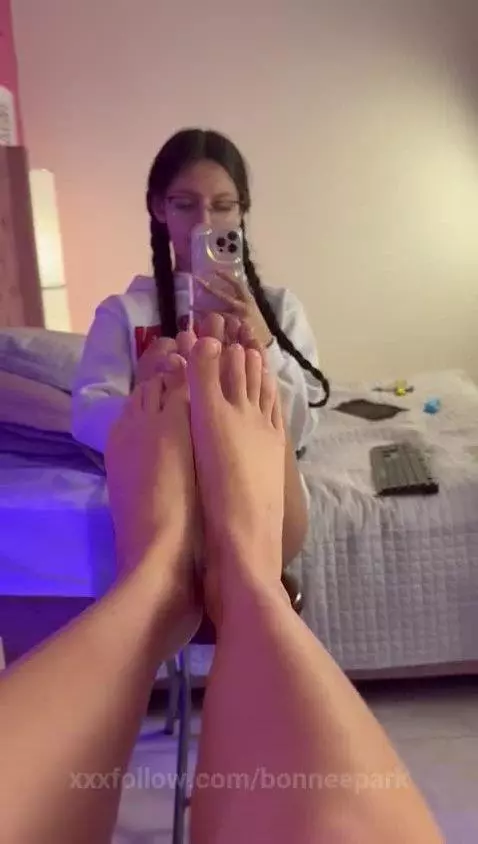 Come and enjoy my feet, I'll wait for you in the links of my... by bonneepark