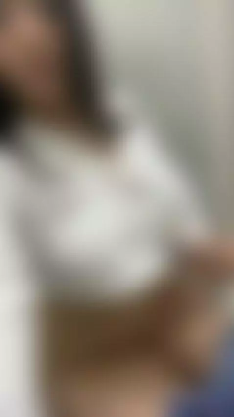 I find myself alone in the bathroom of my office, very horny... by nicollemays69