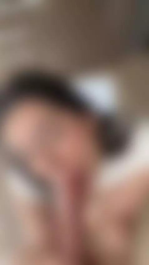 I love big cocks to suck, would you let me see yours? by nicollemays69