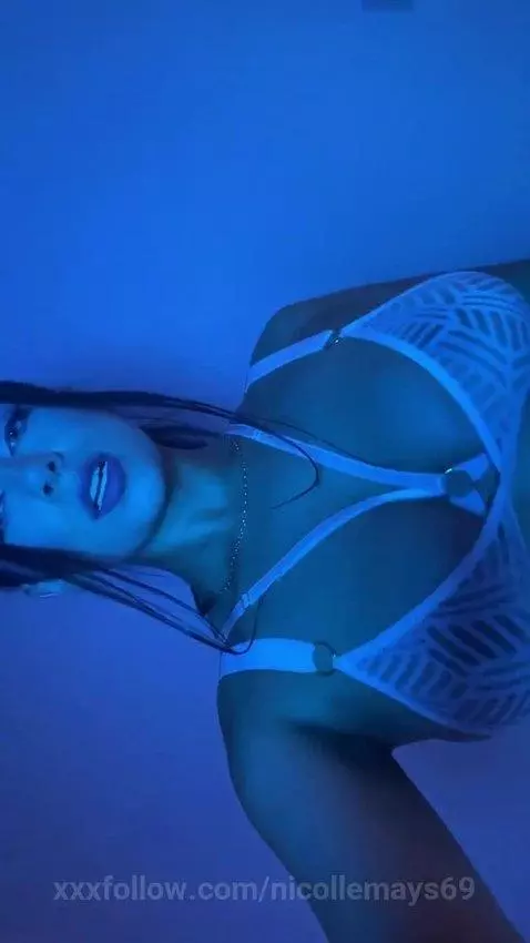 Let's start the week enjoying it together. I'll wait for you... by nicollemays69