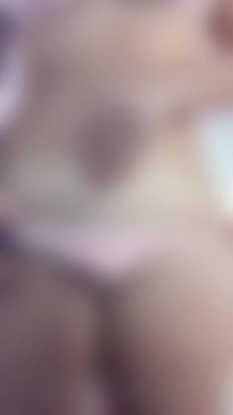 🤞🏽 by irinatanned