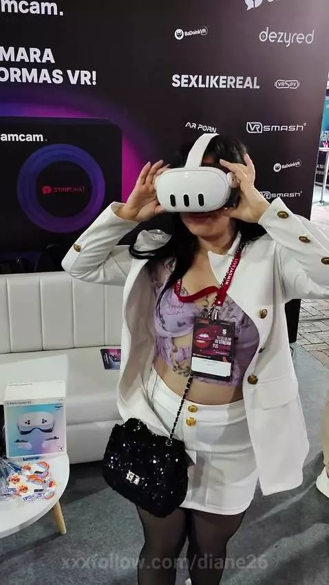 do you have your vr glasses to play with.me in dreamcams? by diane26