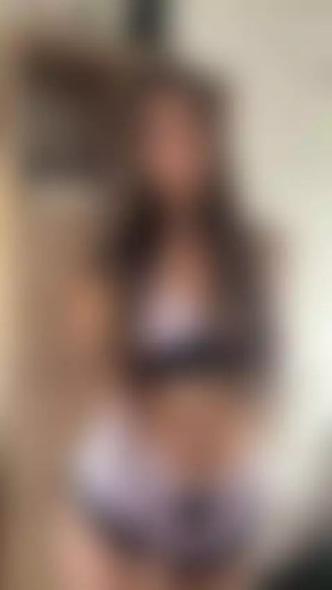 me abrazas? by aryalovejoy