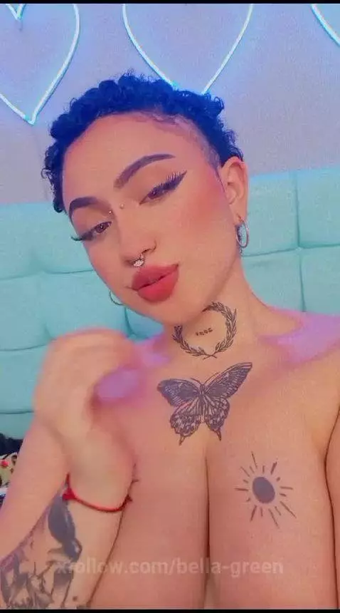 KISS ME by bella-green