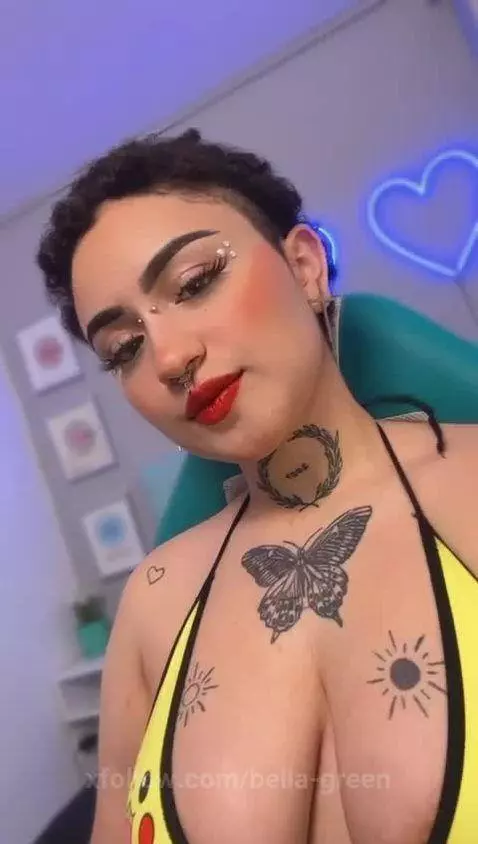 YOU LIKE A GOOD GIRL OR BAD GIRL ? 😈 by bella-green