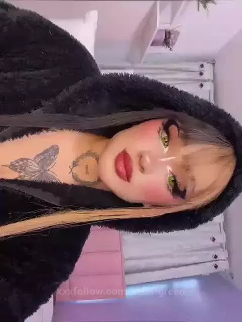 MY FACE IS READY FOR YOU TO FILL IT WITH A LOT OF HOT CUM by bella-green