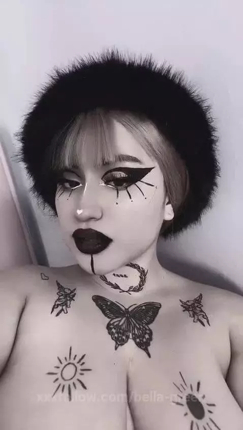 LET ME GET EVERY CENTIMETER OF YOUR HOT MILK FOR ME by bella-green