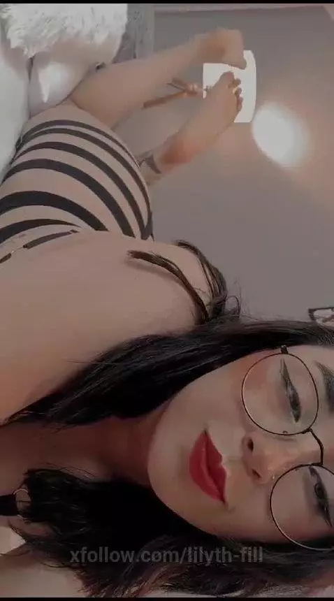 I'LL BE HERE TOMORROW SO U CAN EAT THIS HOT ASS !!!! by lilyth-fill