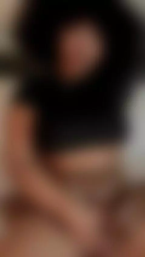 My pussy wants to be fucked by anneth-m