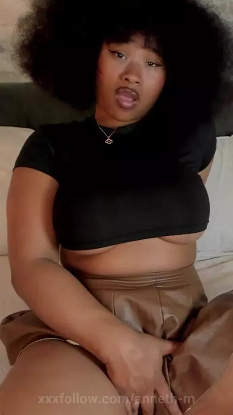 My pussy wants to be fucked by anneth-m