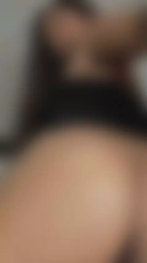 Curvy and tempting by anneth-m