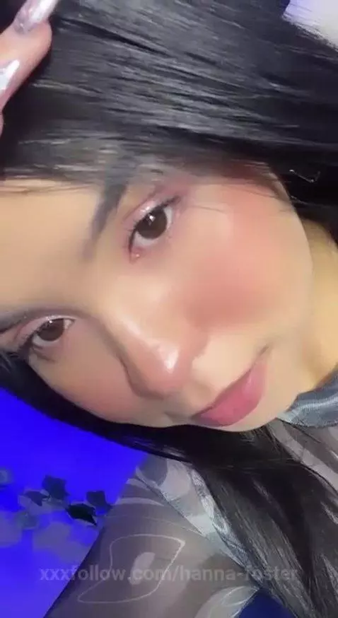 Can you choose between my face or my pussy? by hanna-foster