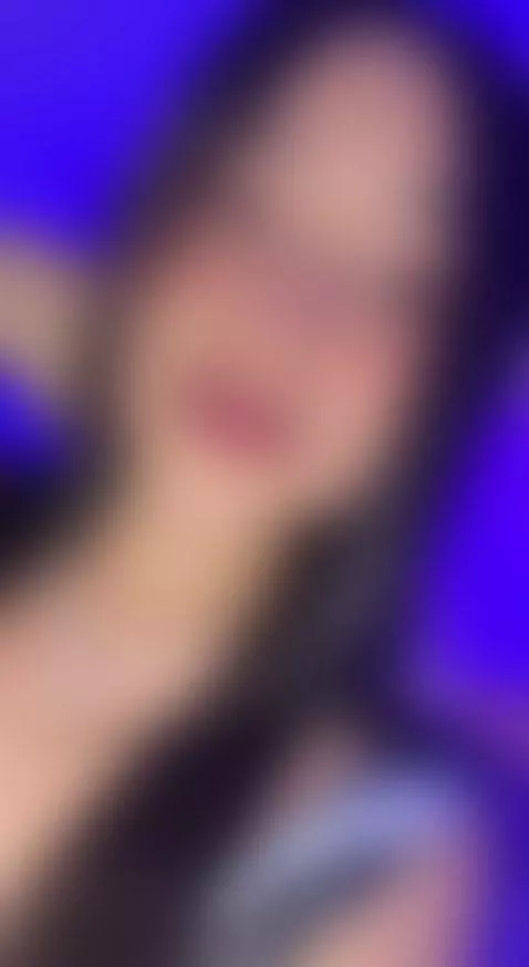 I know he wants to kiss me by hanna-foster