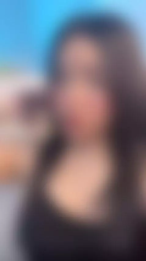 Do u think I'm cute? 😳 by hanna-foster