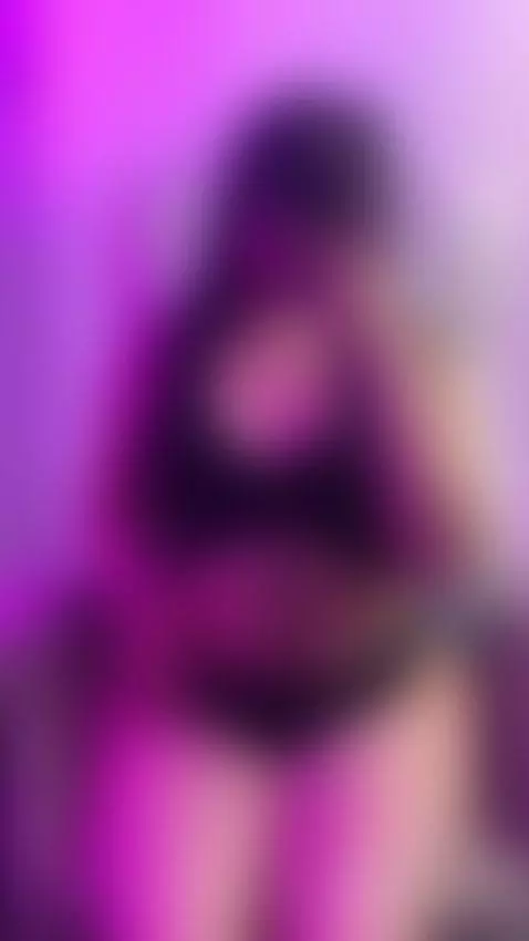 Feel my curves by hanna-foster