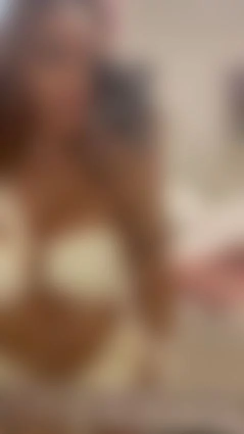 Do you like  my outfit ?  Yes or no  ? by allenaskye